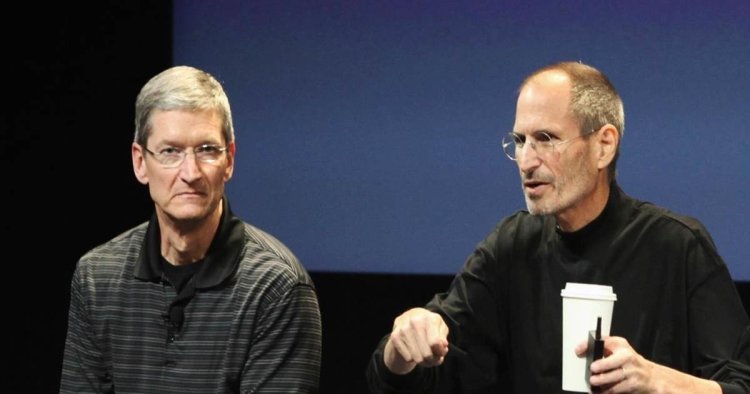 CEO   Tim Cook menulis surat untuk mengenang Steve Jobs